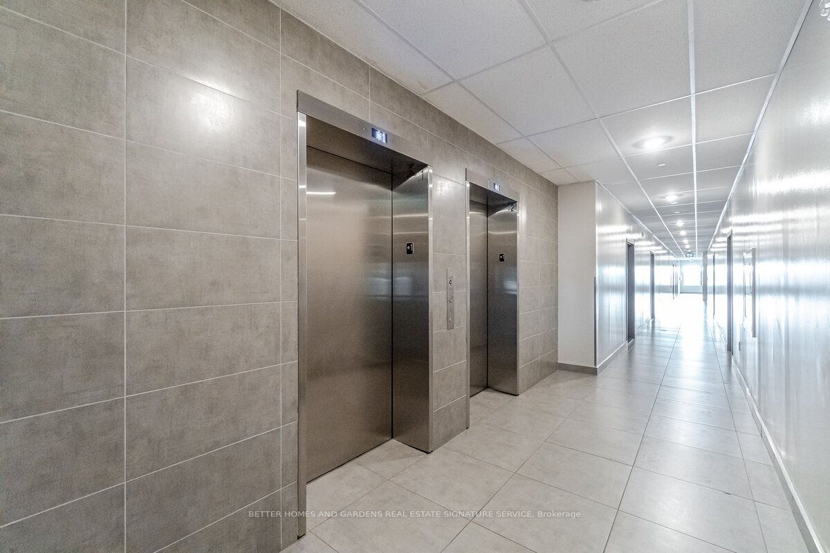 716 Main Street E, #907