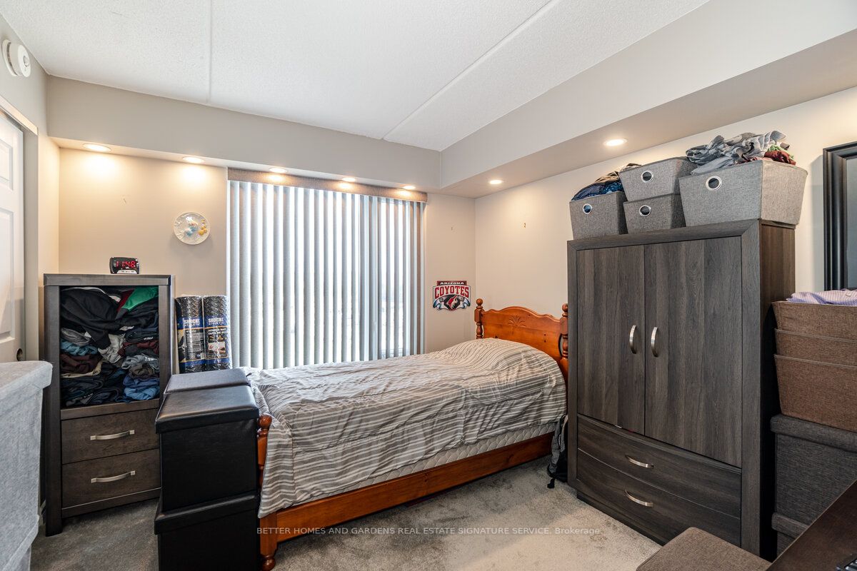 716 Main Street E, #907