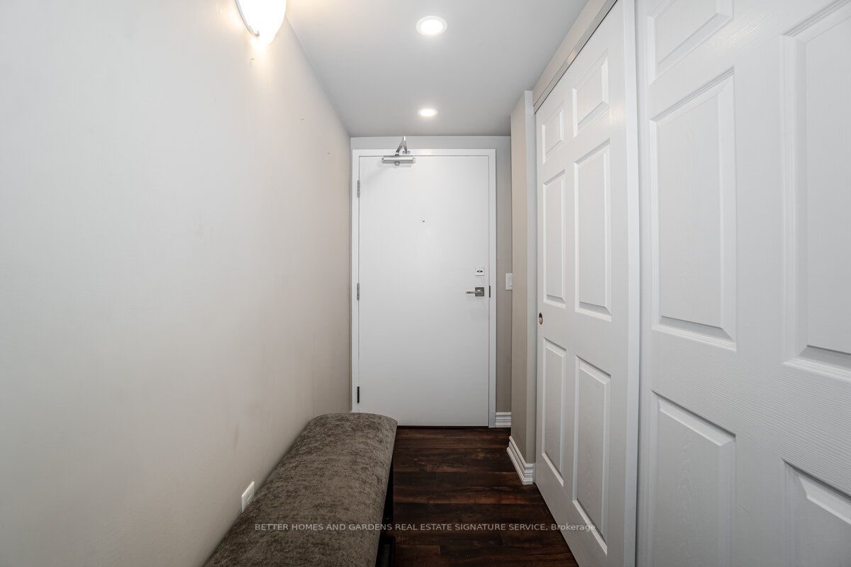716 Main Street E, #907