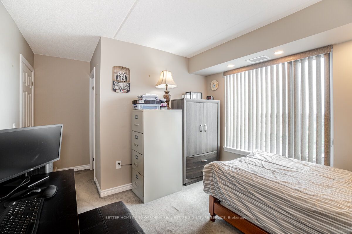 716 Main Street E, #907