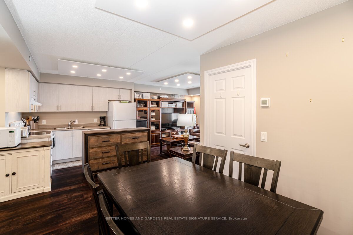 716 Main Street E, #907