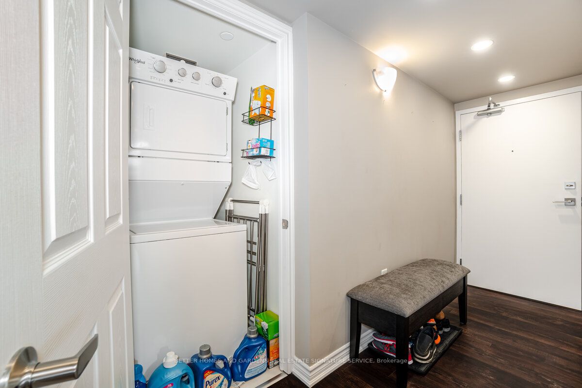 716 Main Street E, #907