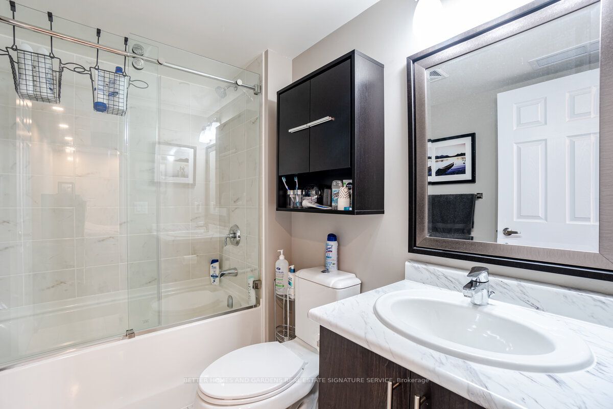 716 Main Street E, #907