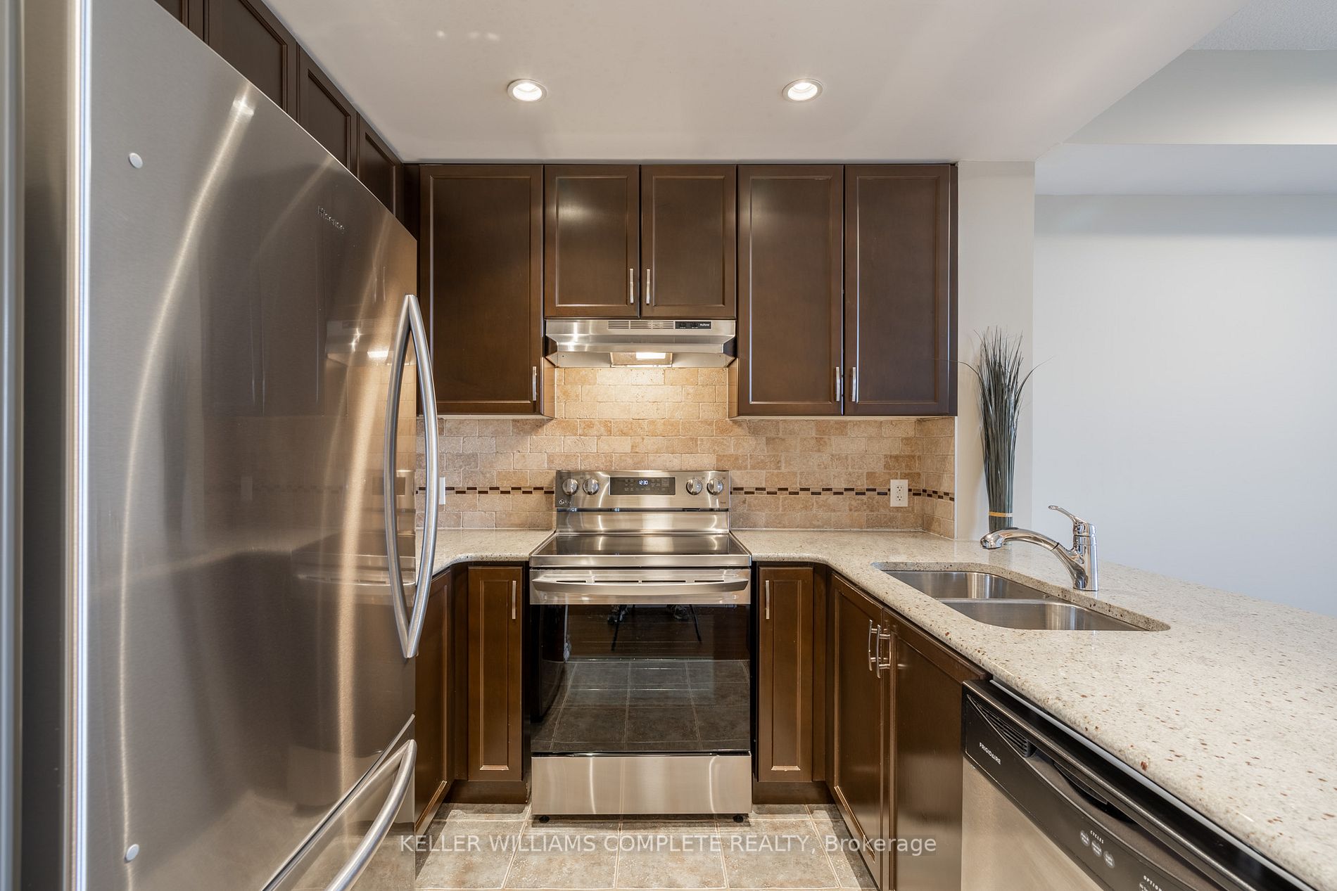 5327 Upper Middle Rd, #411