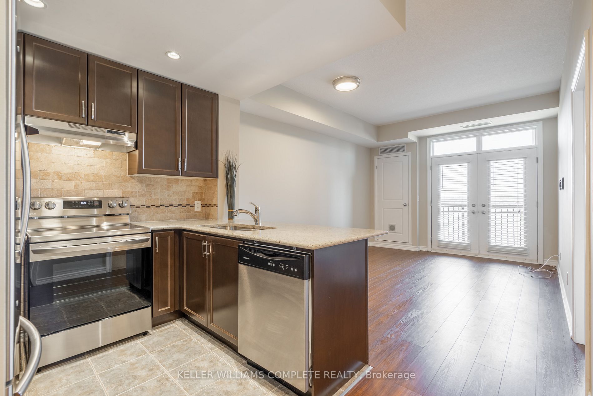 5327 Upper Middle Rd, #411