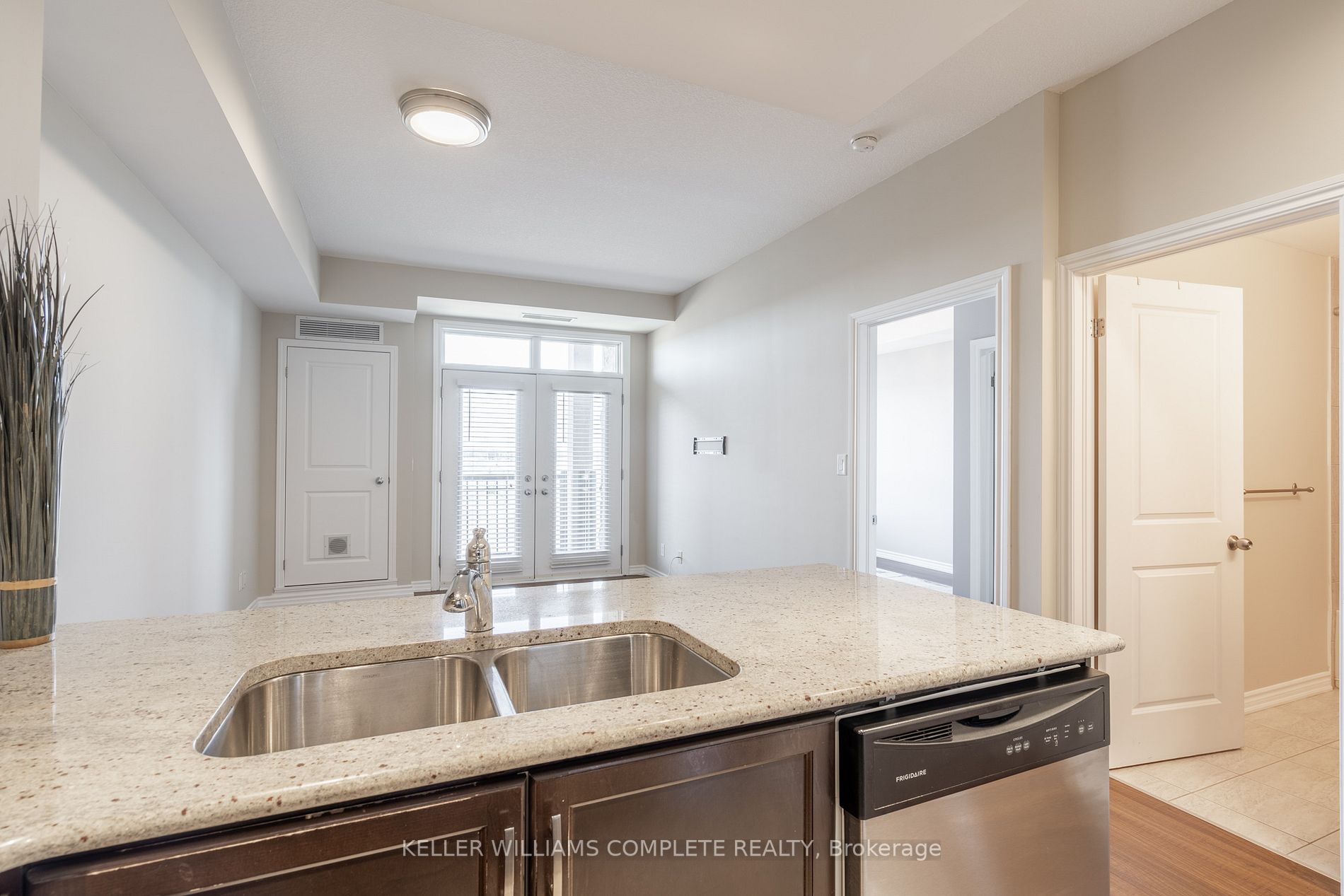 5327 Upper Middle Rd, #411