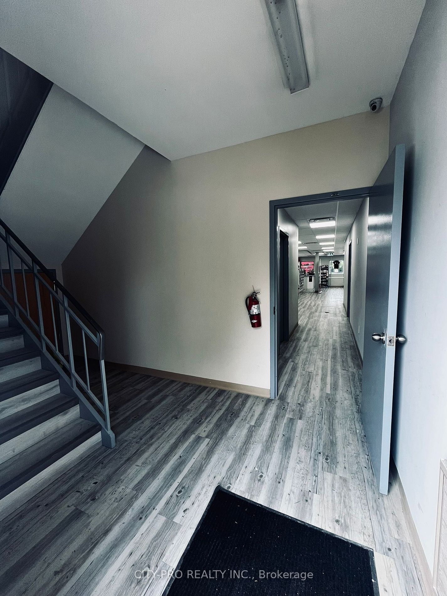 21 Main St N, #2nd Flr