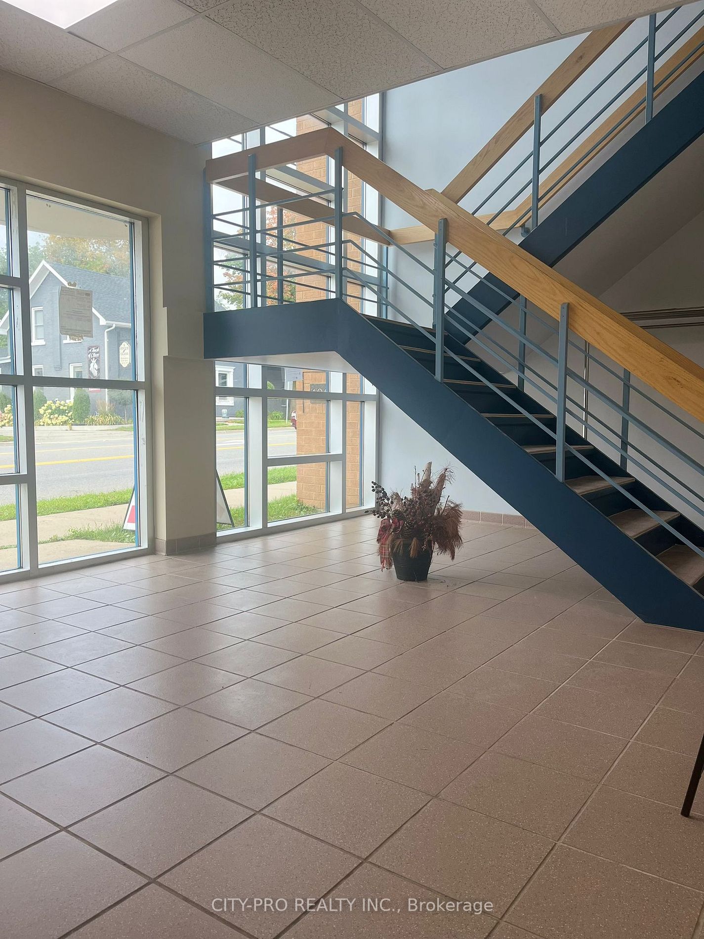 21 Main St N, #2nd Flr