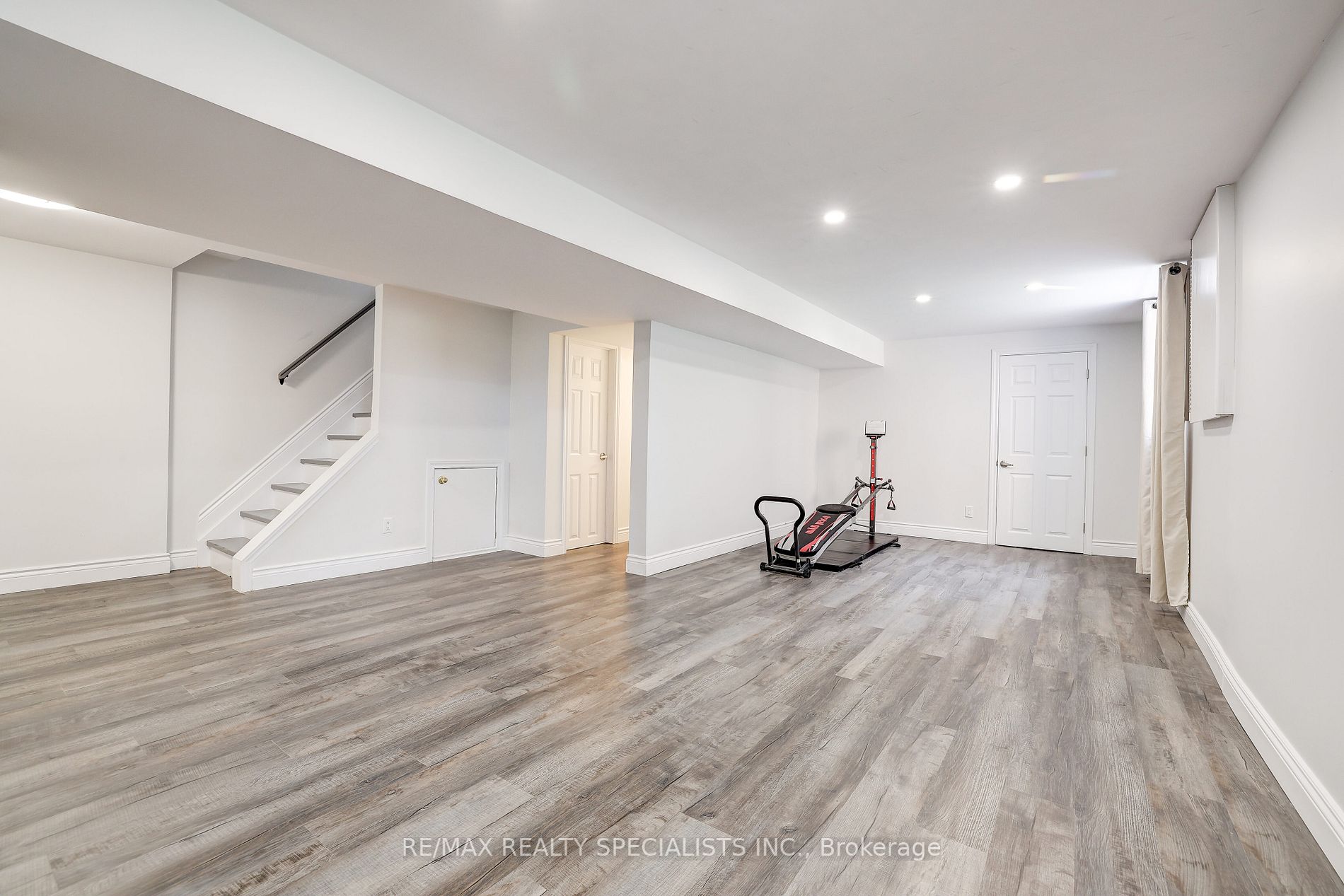 3105 Parkgate Crescent
