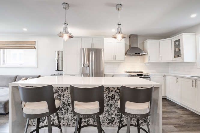 3105 Parkgate Crescent