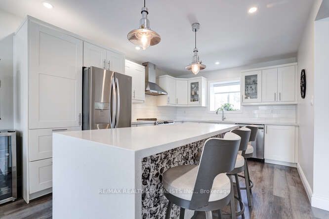 3105 Parkgate Crescent