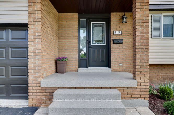 3105 Parkgate Crescent