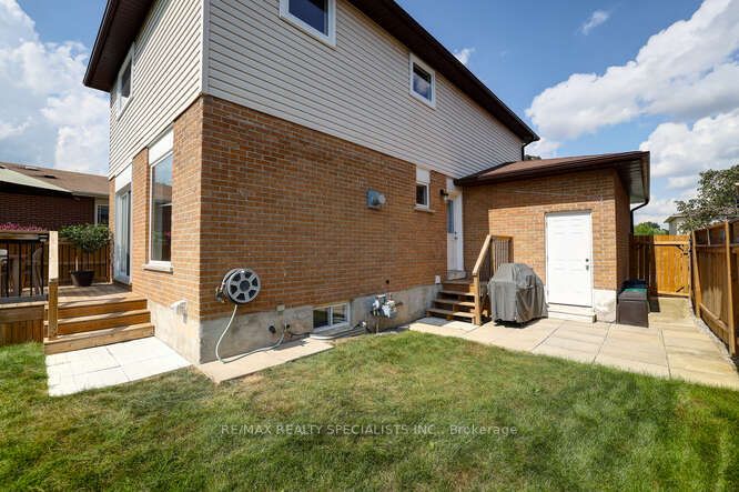 3105 Parkgate Crescent