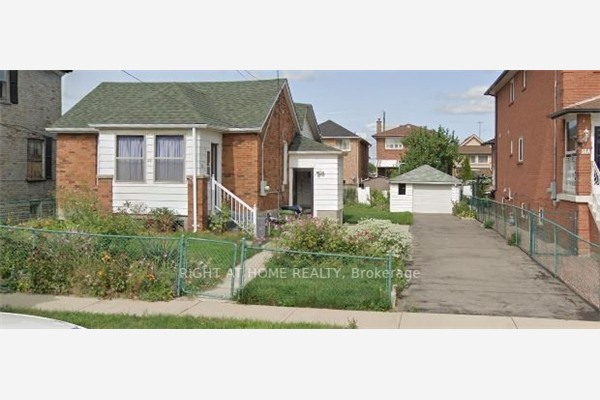 22 Maple Bush Ave, Toronto