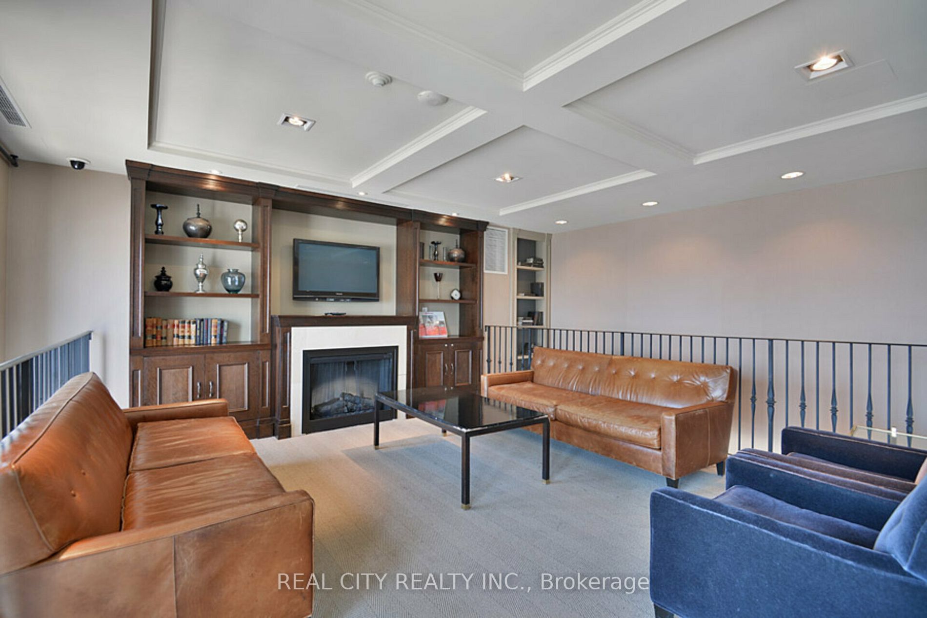 388 Prince Of Wales Drive, #903