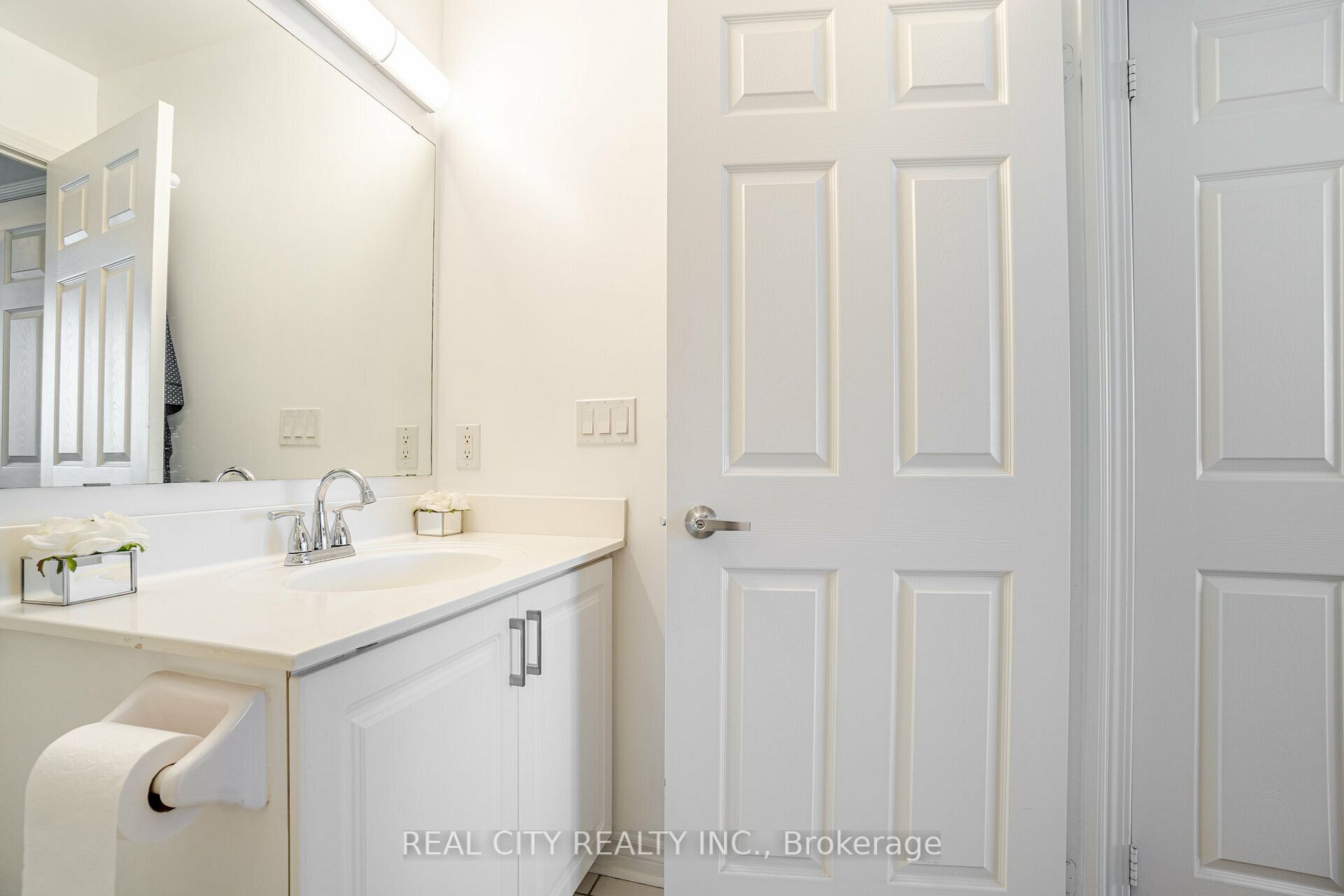 388 Prince Of Wales Drive, #903