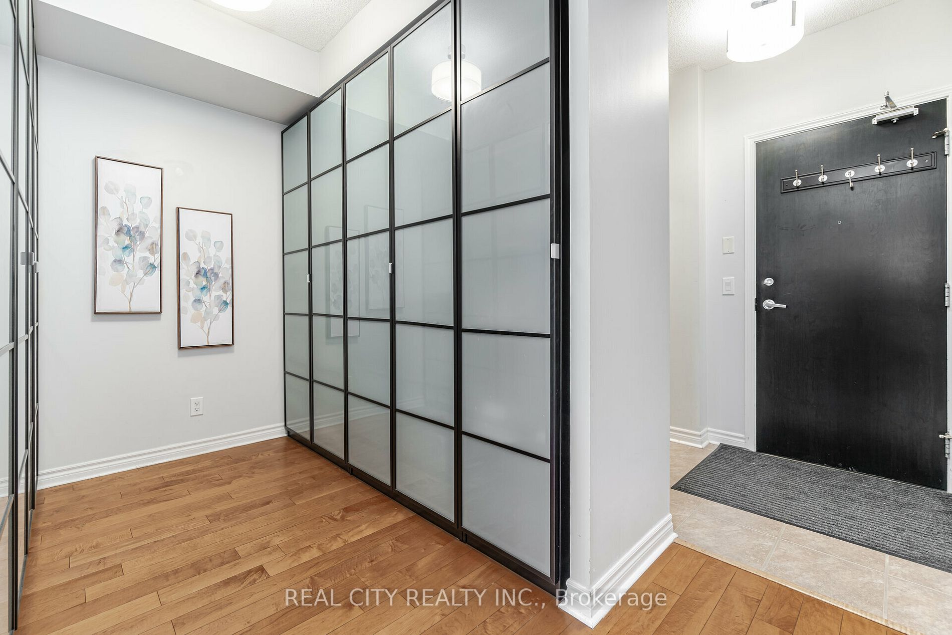 388 Prince Of Wales Drive, #903