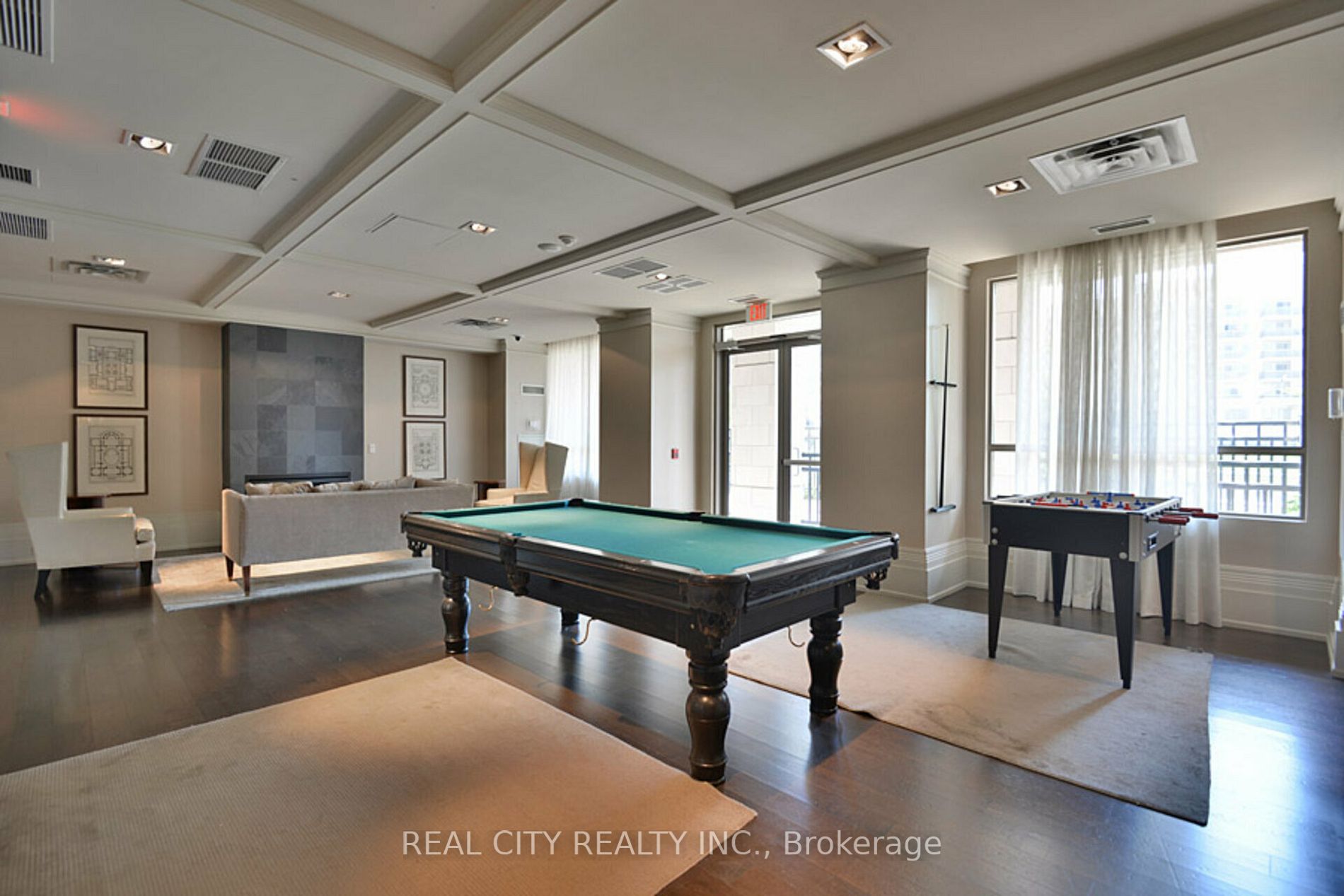 388 Prince Of Wales Drive, #903