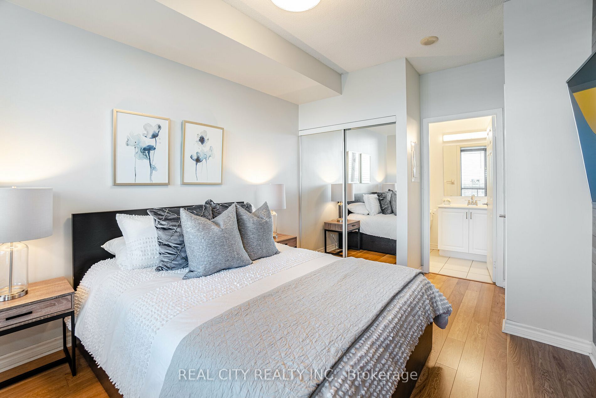 388 Prince Of Wales Drive, #903