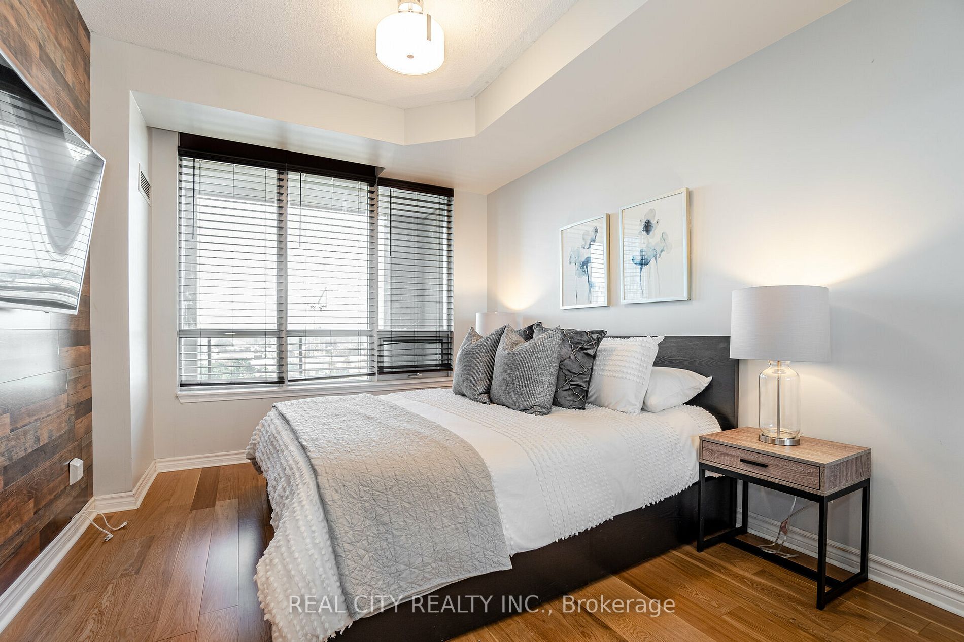 388 Prince Of Wales Drive, #903