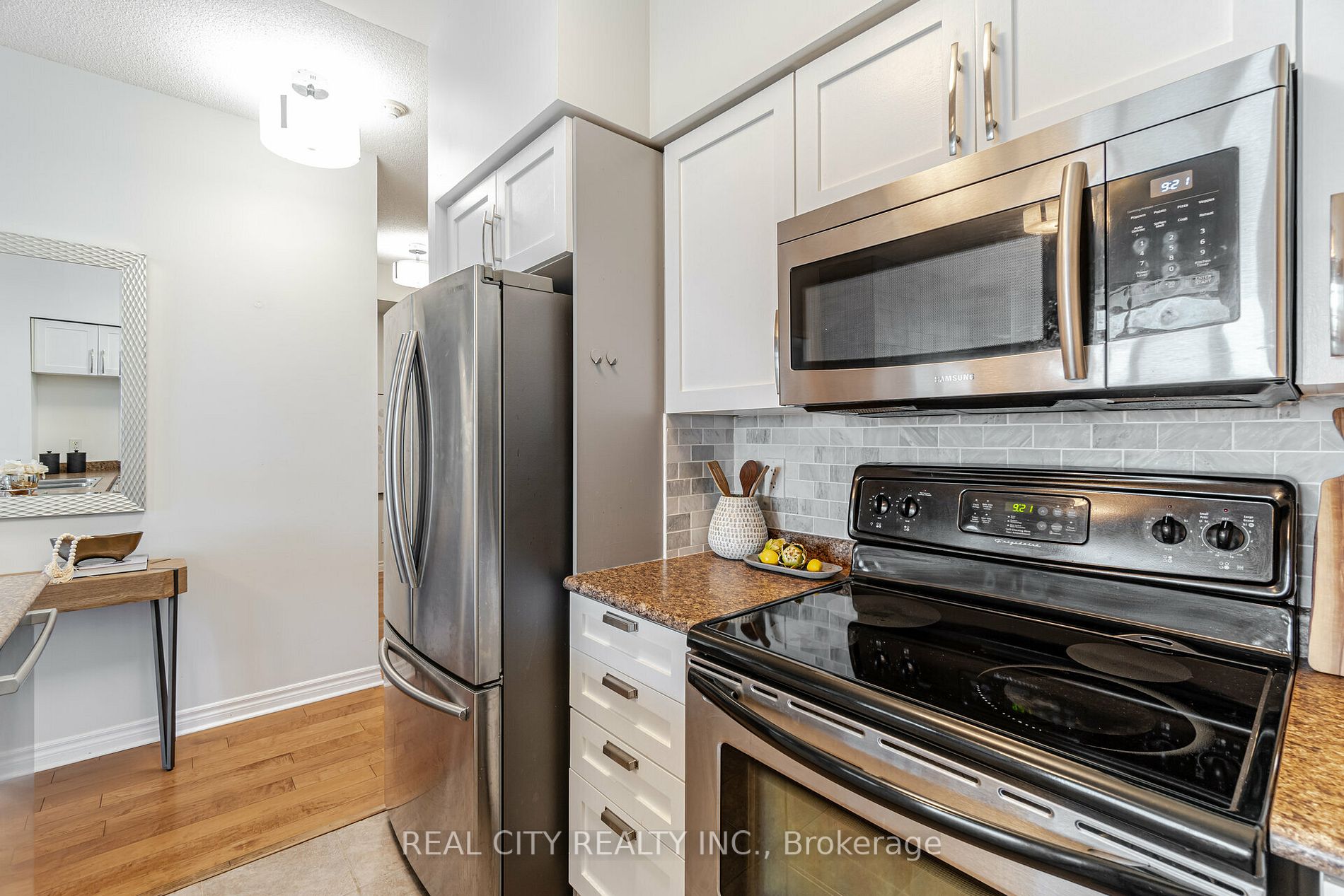388 Prince Of Wales Drive, #903