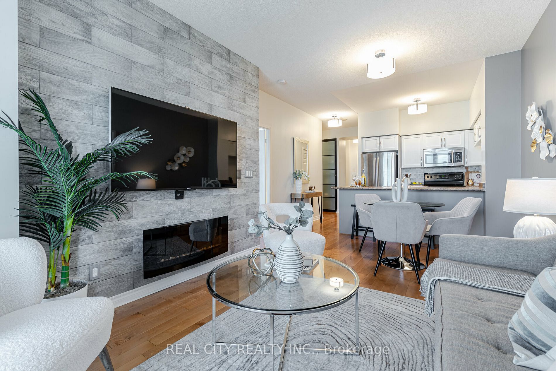 388 Prince Of Wales Drive, #903