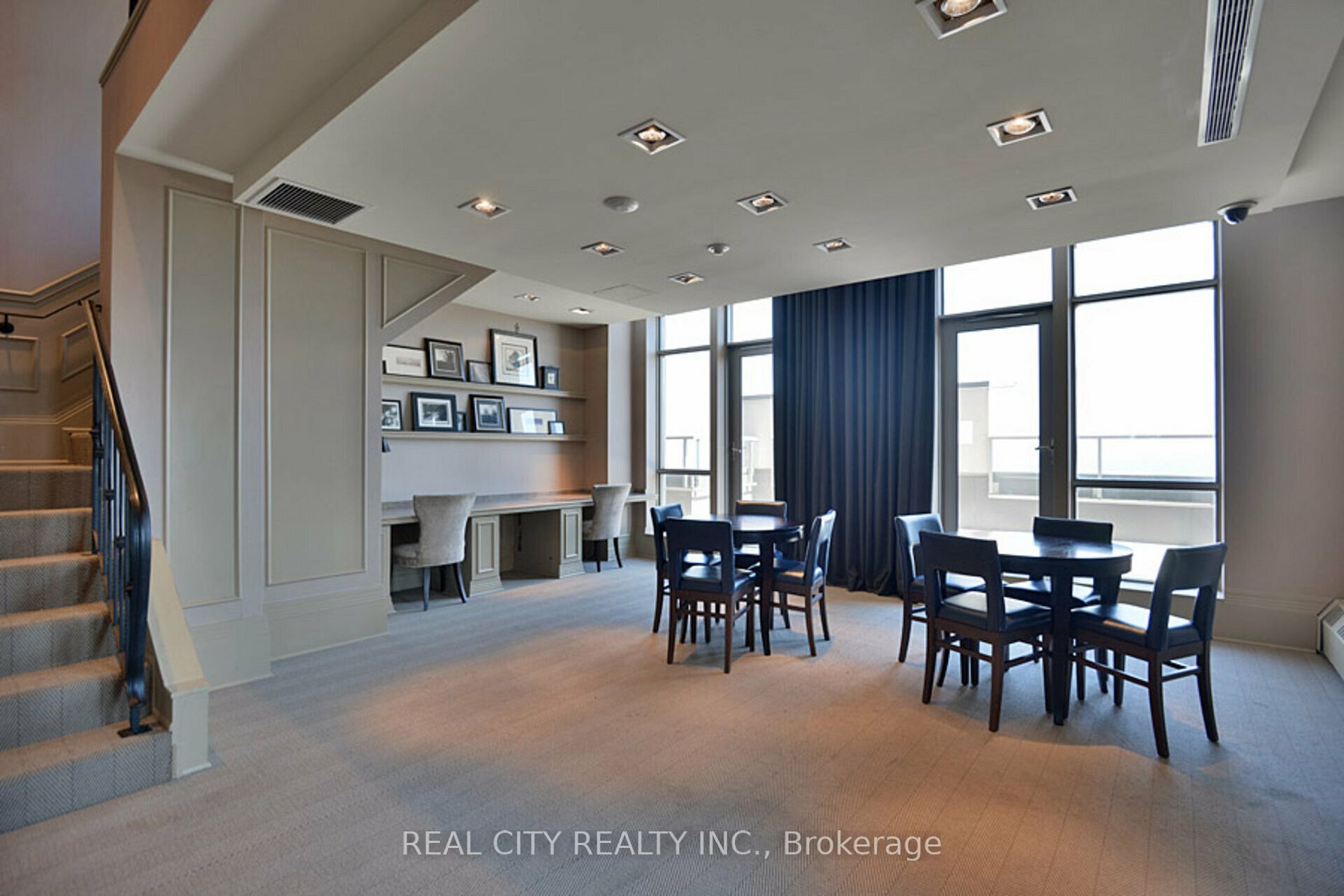 388 Prince Of Wales Drive, #903