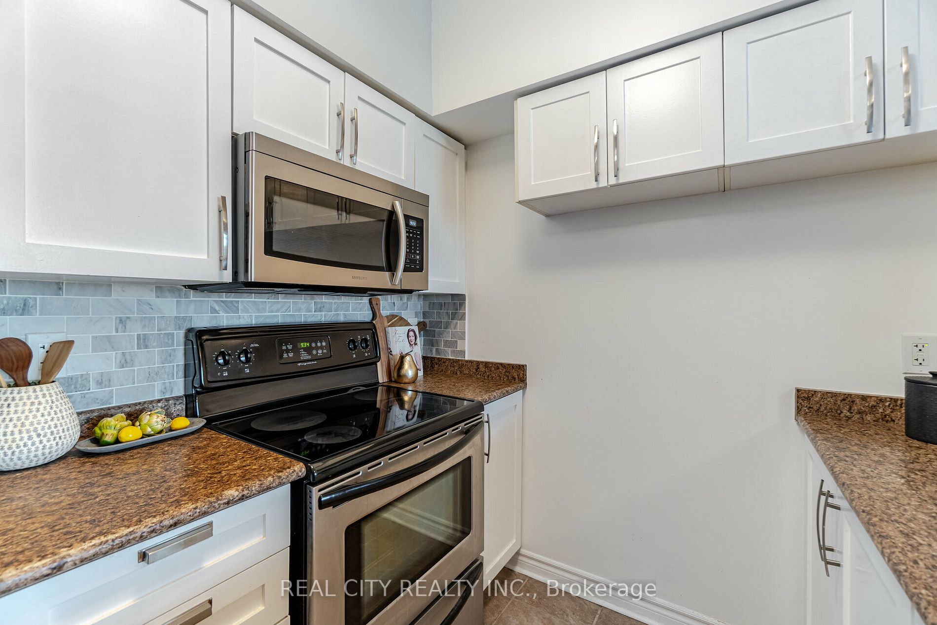 388 Prince Of Wales Drive, #903