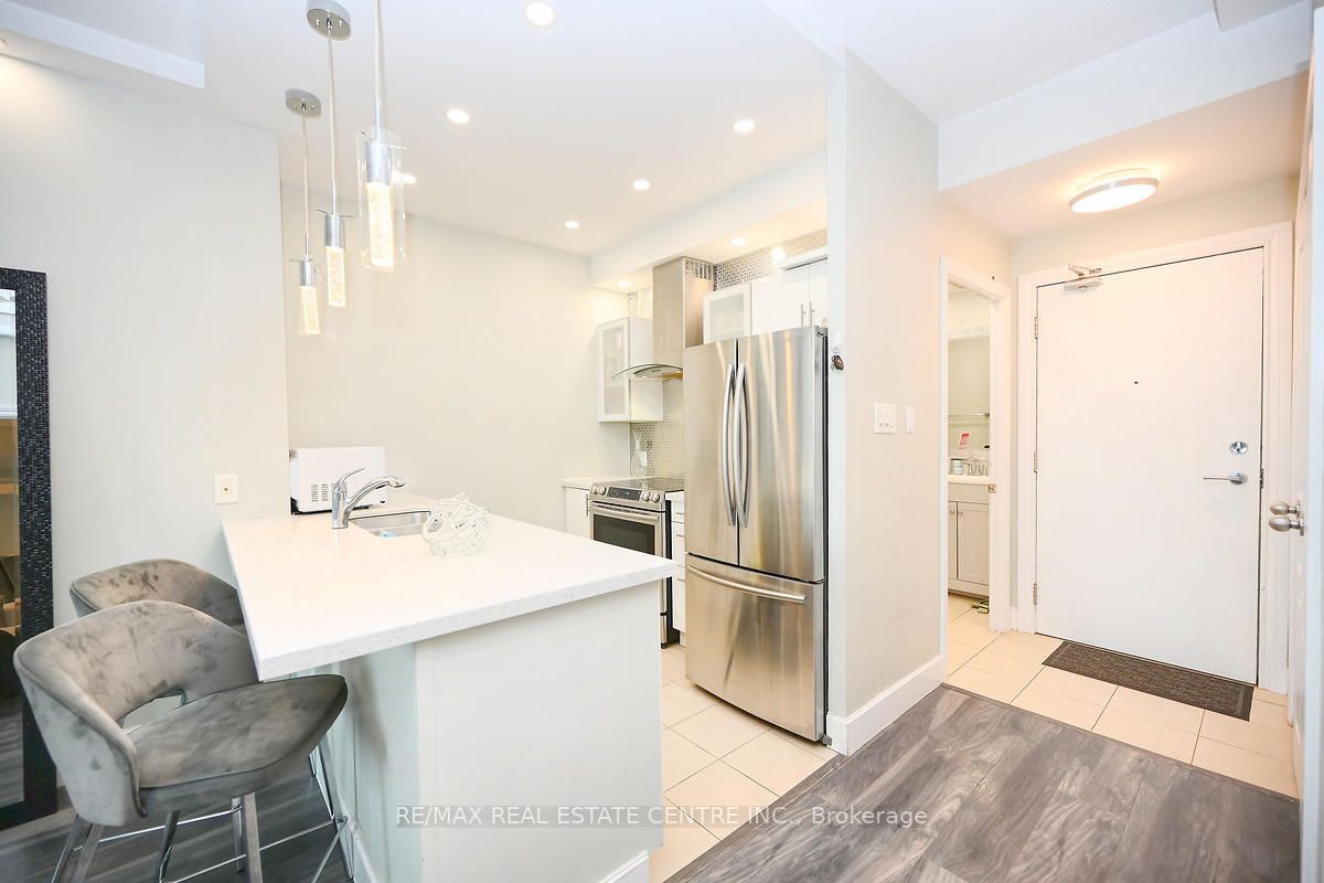 3525 Kariya Dr, #712