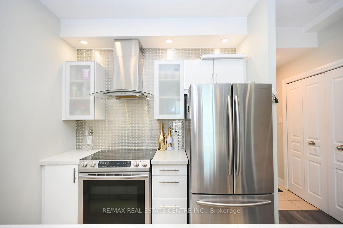 3525 Kariya Dr, #712