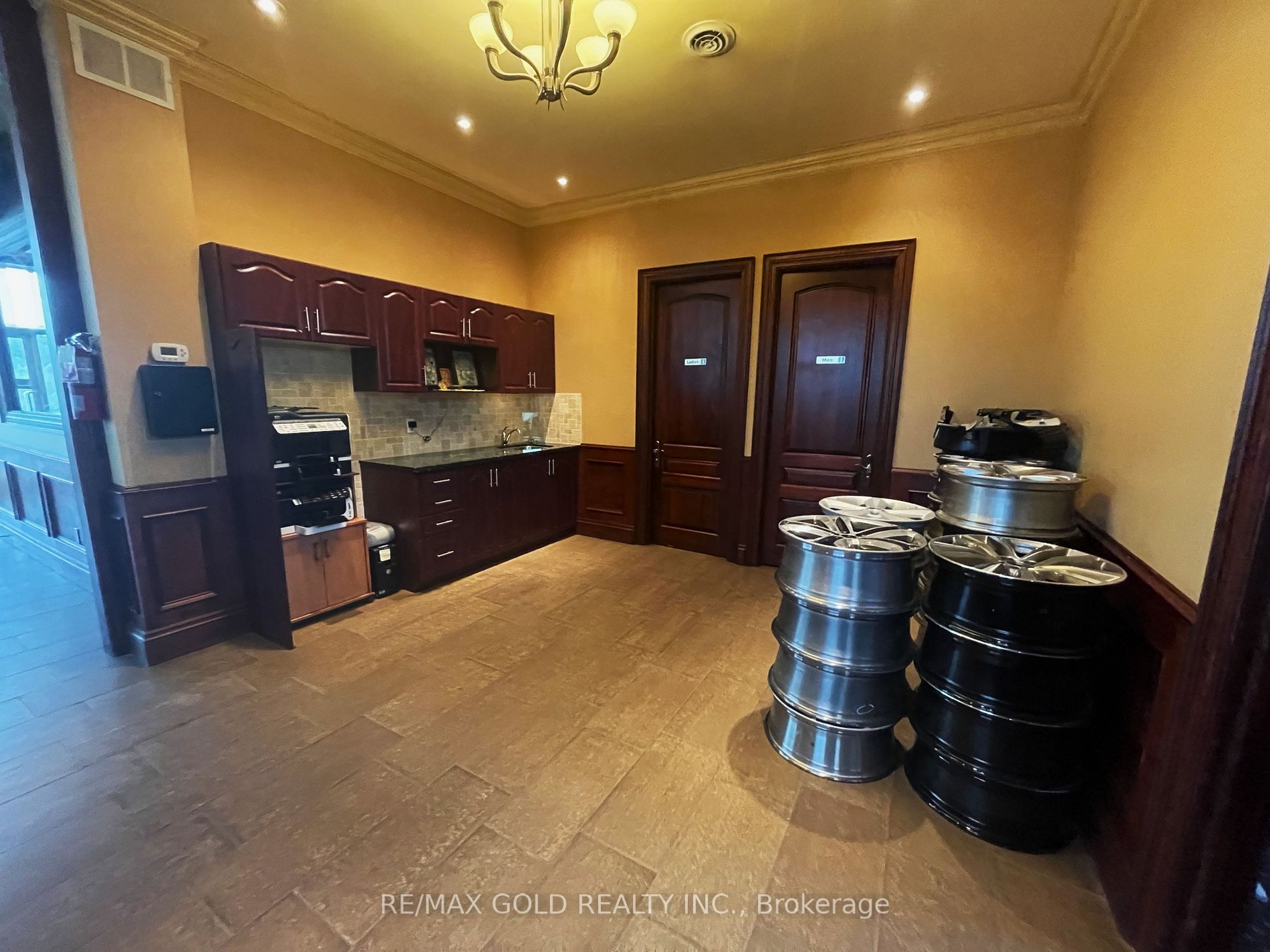 50 Brydon Dr