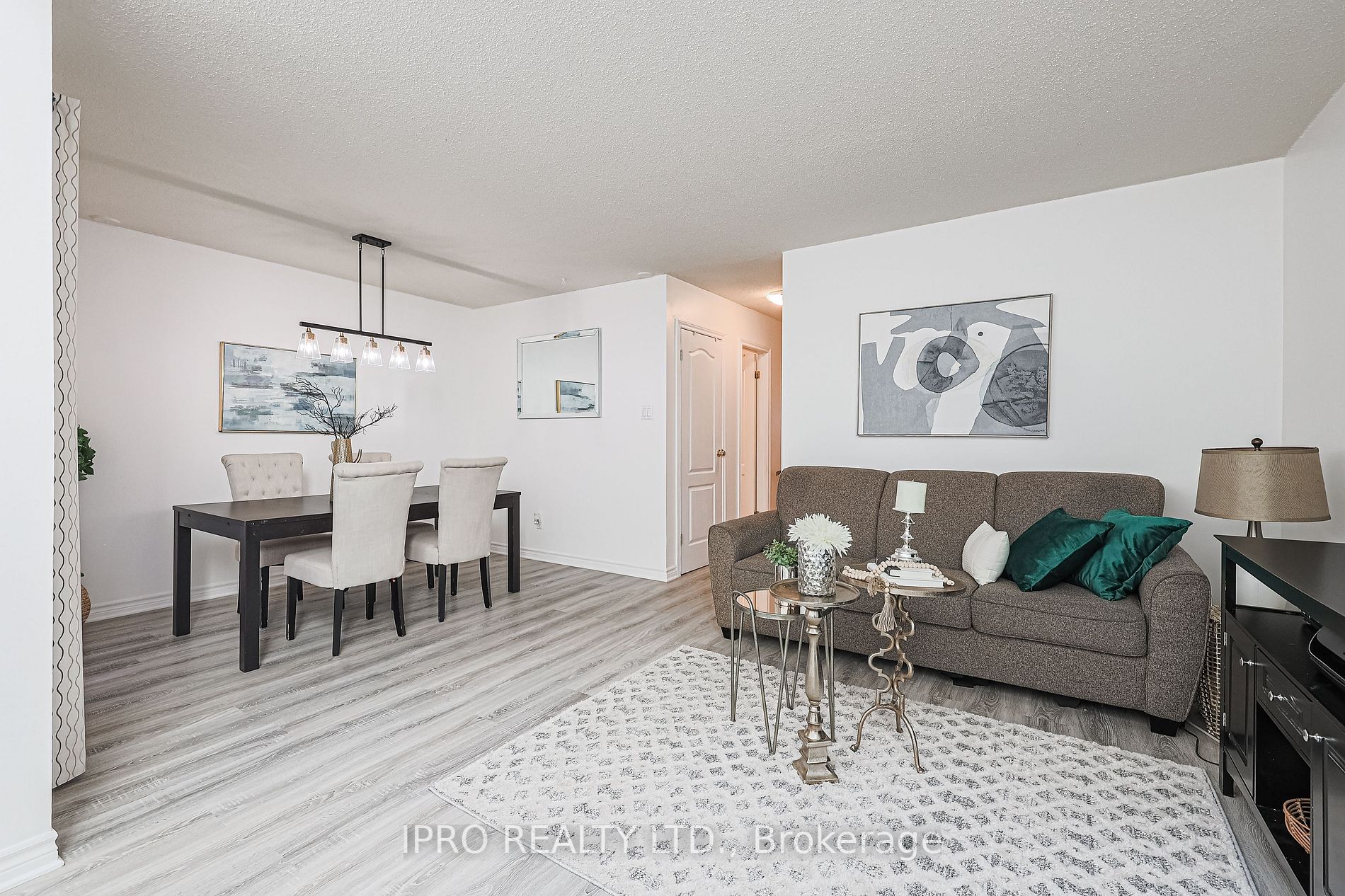 530 Falgarwood Dr, #7