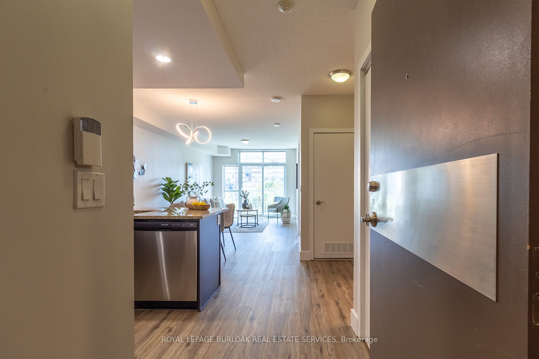 551 Maple Ave, #315