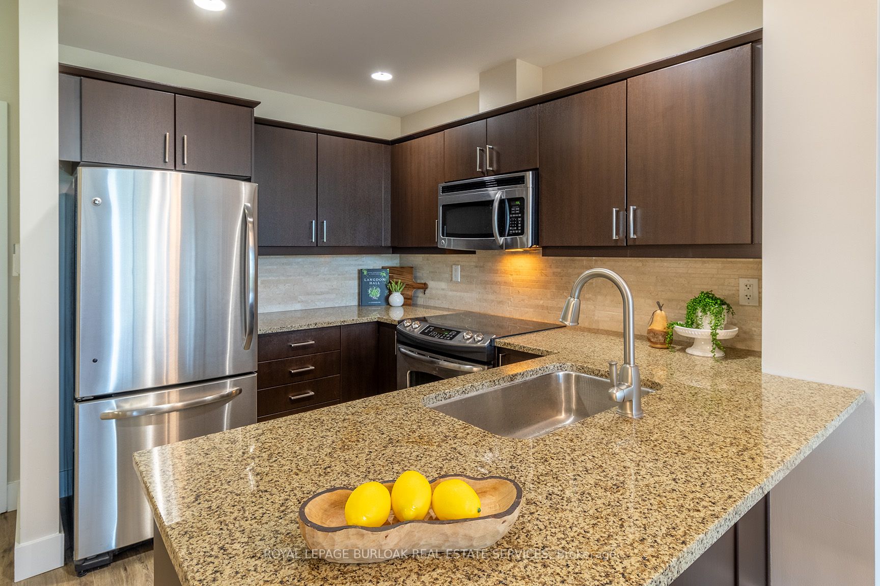 551 Maple Ave, #315