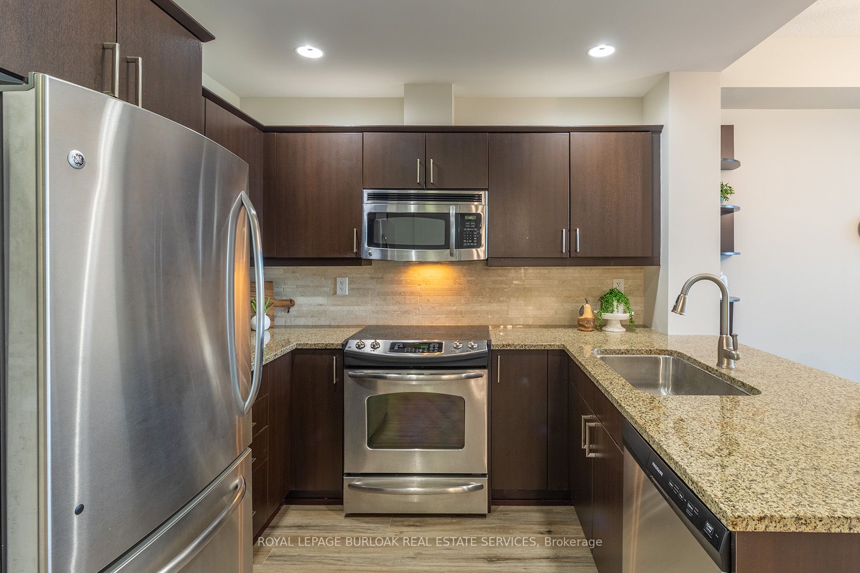 551 Maple Ave, #315