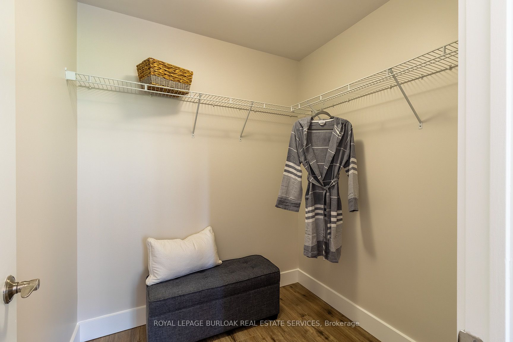 551 Maple Ave, #315