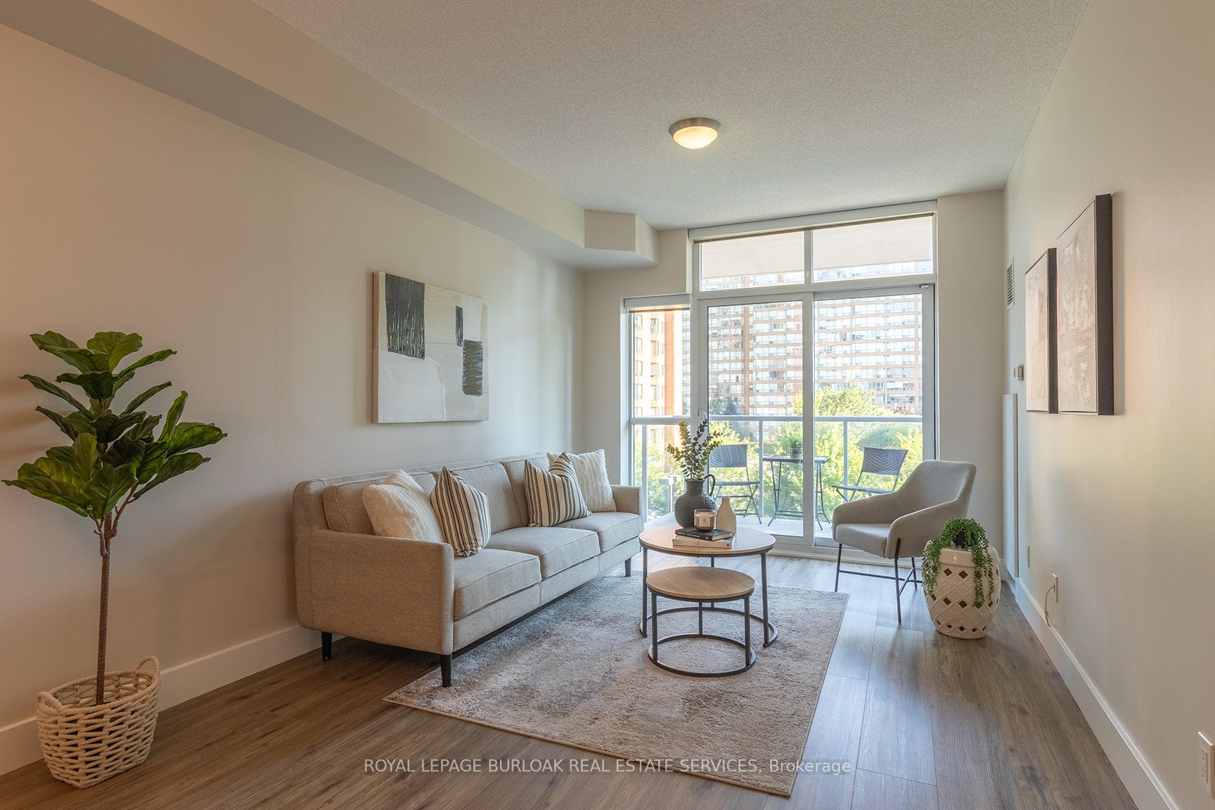 551 Maple Ave, #315