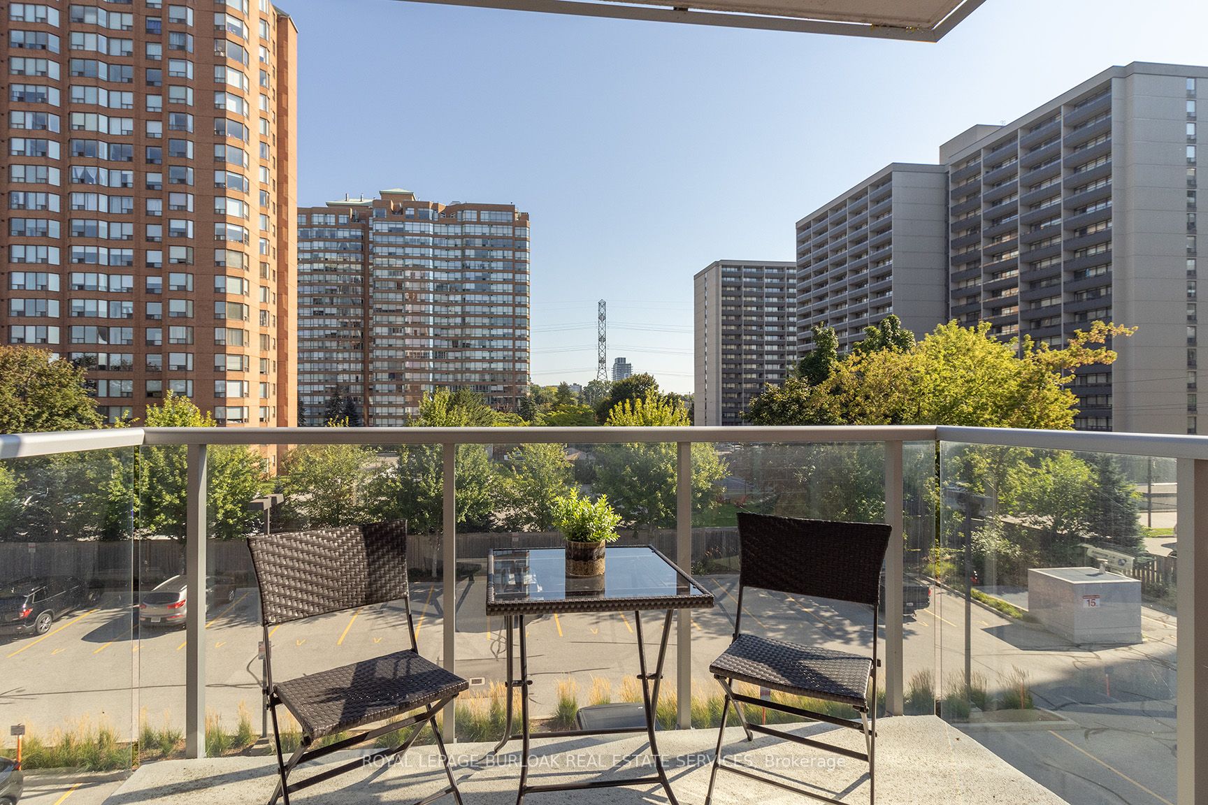 551 Maple Ave, #315