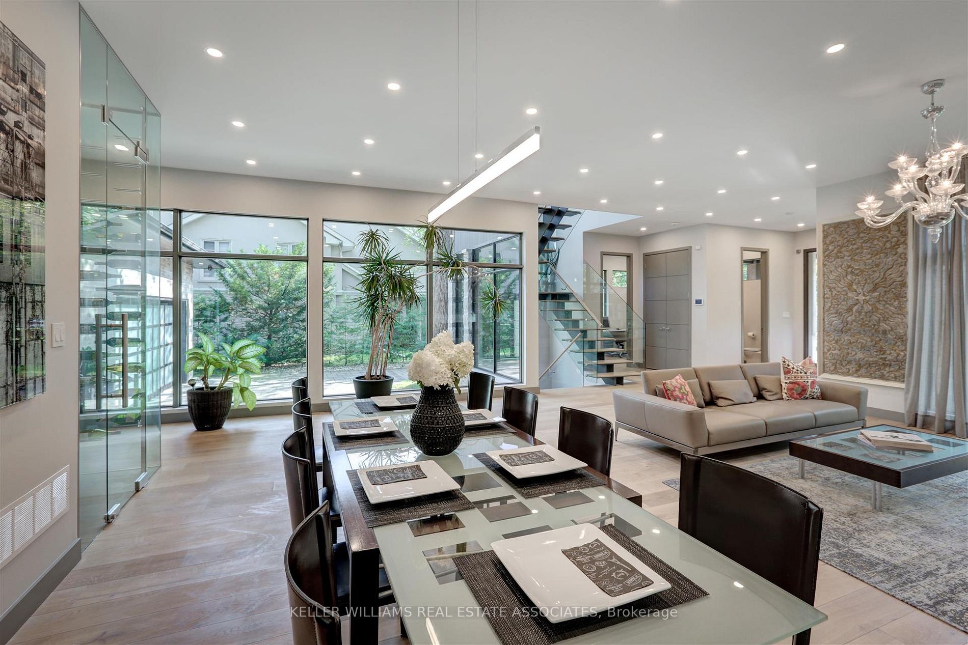 99 Veronica Drive