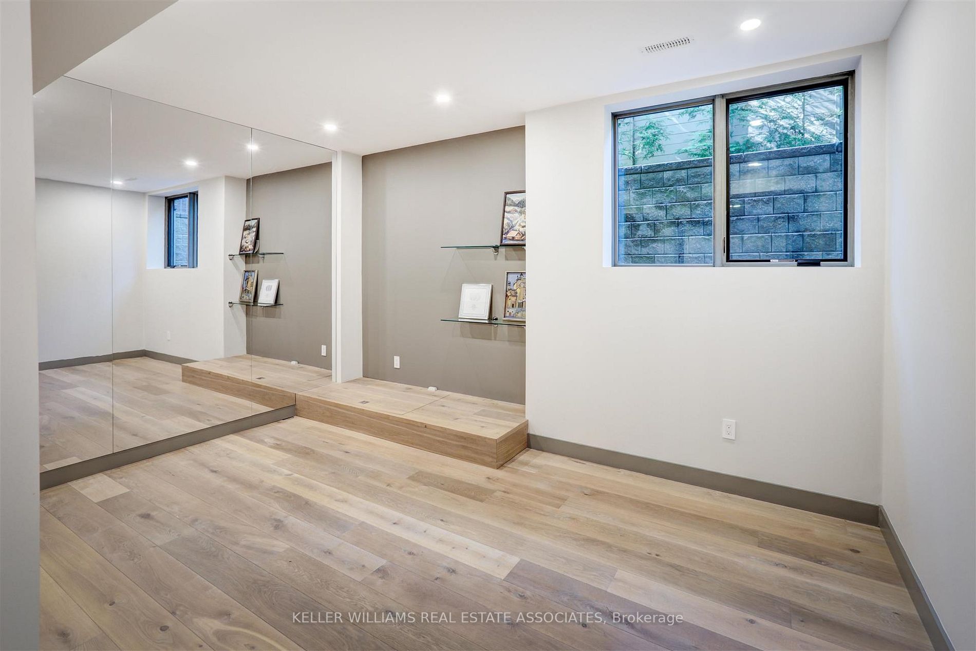 99 Veronica Drive