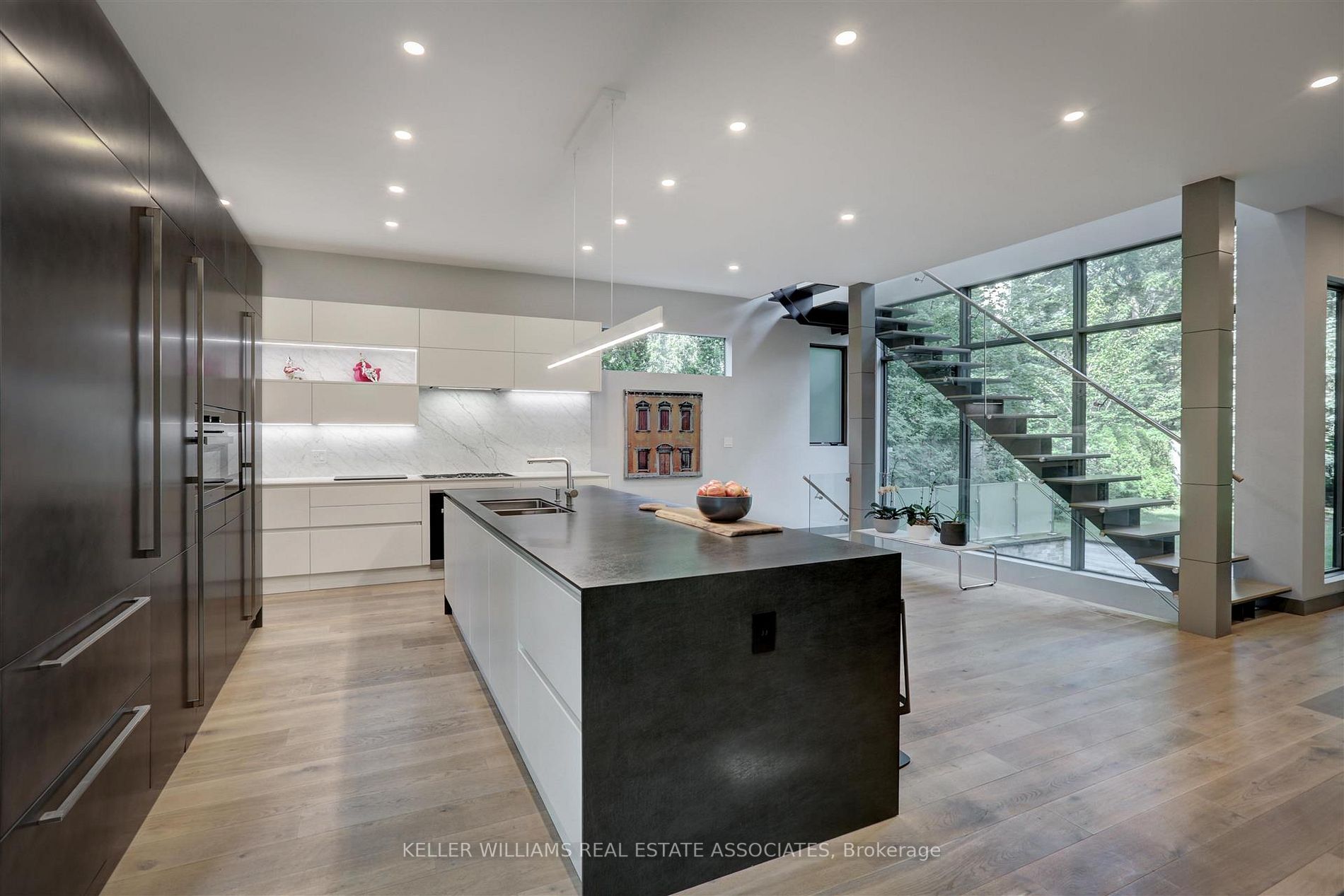 99 Veronica Drive