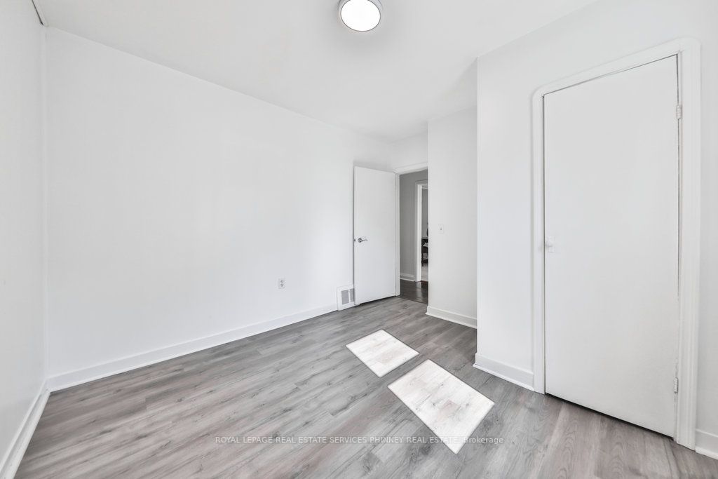 1054 Fergus Ave