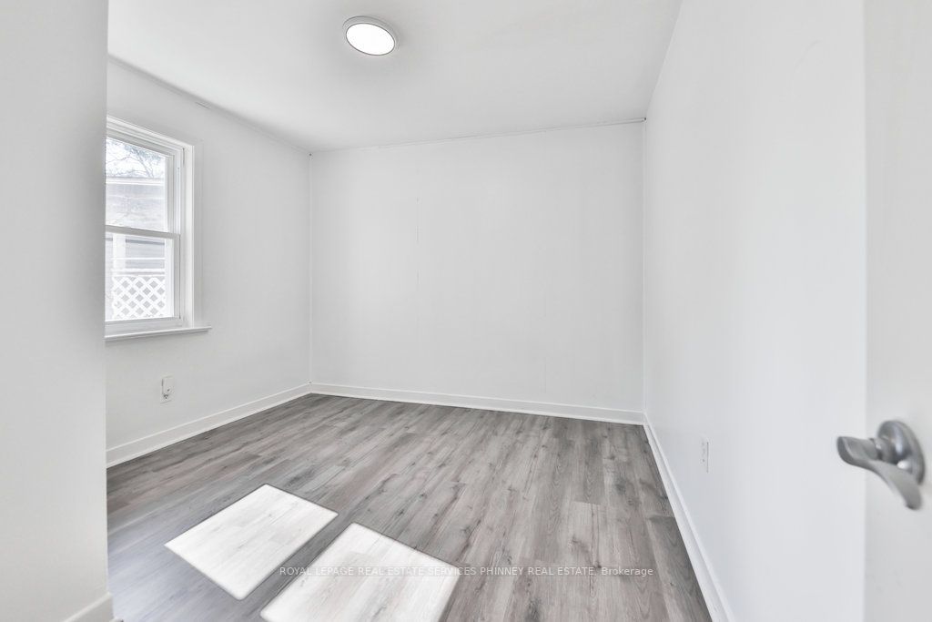 1054 Fergus Ave