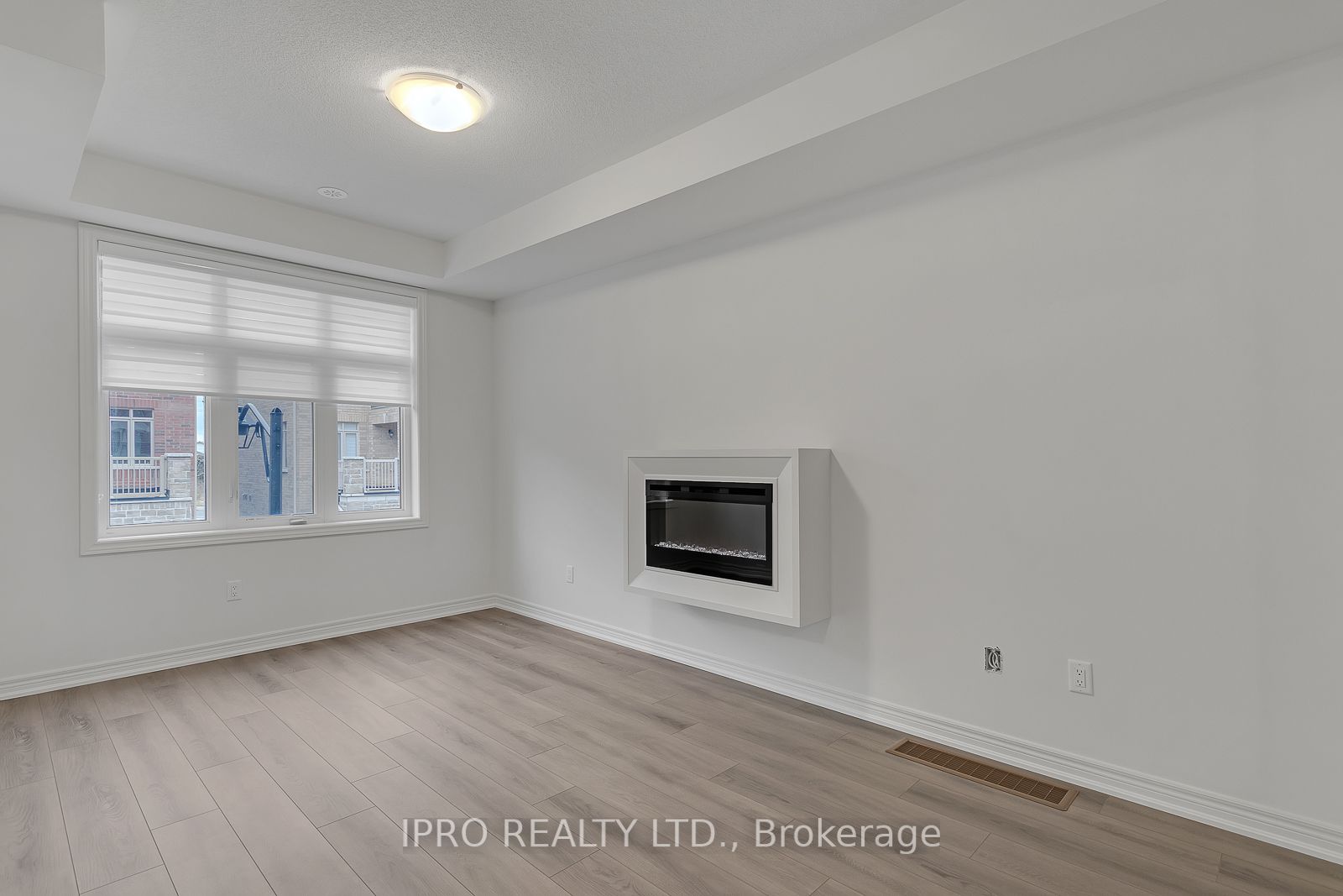 481 Manhattan Common