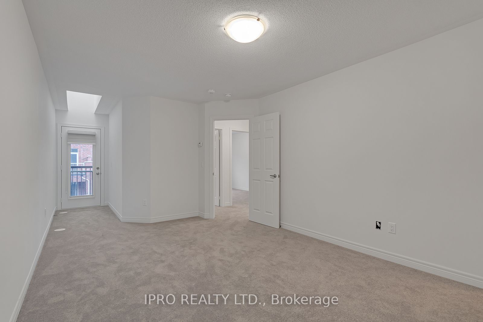 481 Manhattan Common