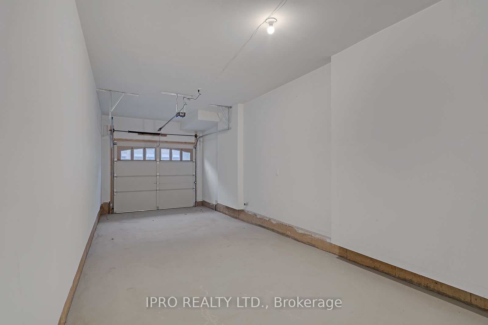 481 Manhattan Common