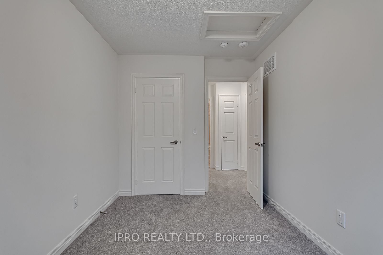 481 Manhattan Common