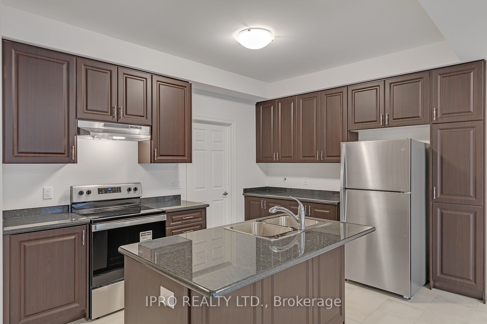 481 Manhattan Common