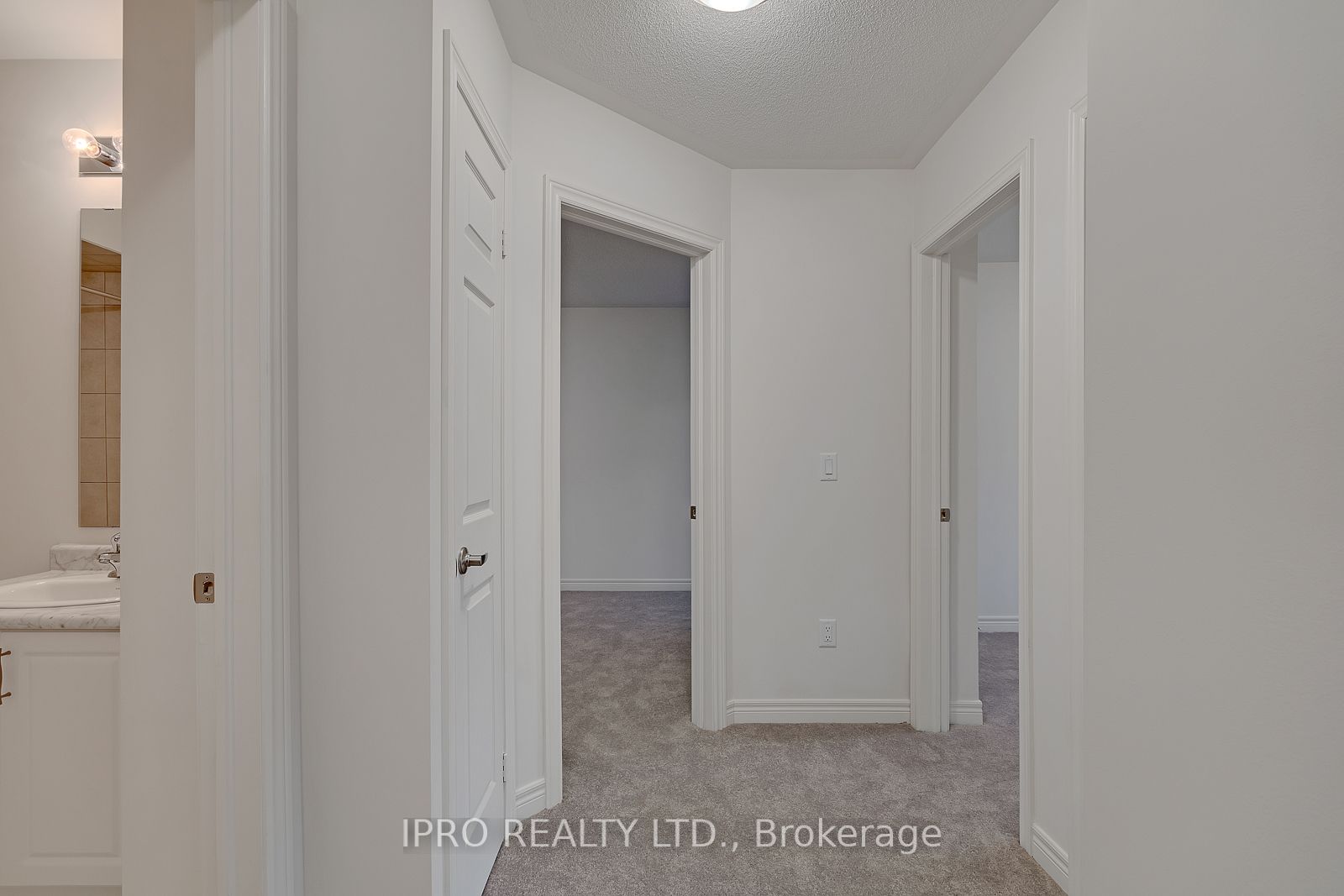 481 Manhattan Common