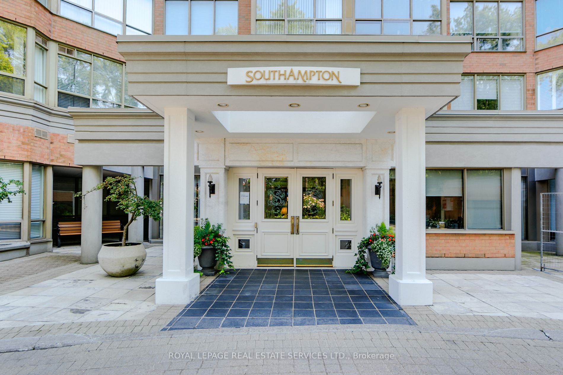 1 Ripley Ave, #207